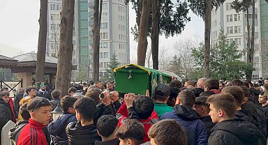 Sürücünün çarpıp kaçtığı 17 yaşındaki genç yaşam mücadelesini kaybetti