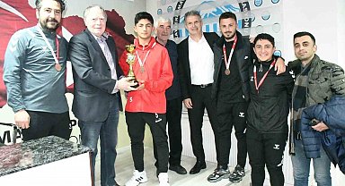 Talas Belediyespor başarıya doymuyor