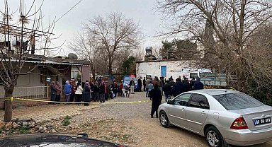 Tartıştığı babasını baltayla öldürdü