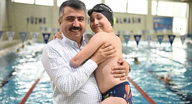Tek koluyla şampiyonluğa kulaç atıyor