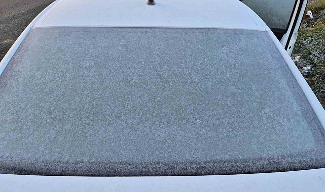 Tekirdağ'da araçlar buz tuttu