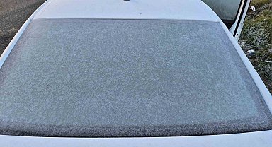 Tekirdağ'da araçlar buz tuttu