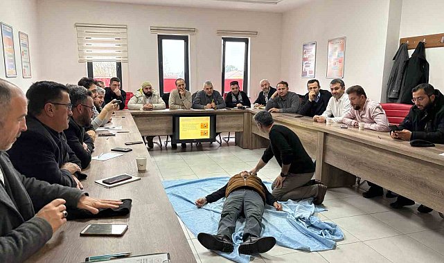 Temel ilk yardım eğitimleri veriliyor