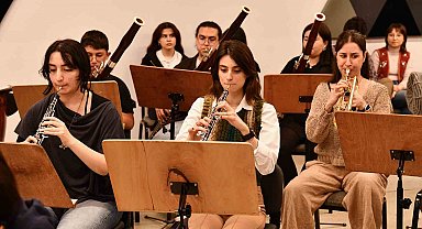 Tepebaşı Çocuk ve Gençlik Senfoni Orkestrası konsere hazırlanıyor