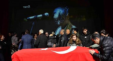 Trafik kazasında hayatını kaybeden genç keman sanatçısı için tören düzenlendi