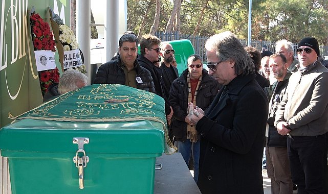 Trafik kazasında hayatını kaybeden keman sanatçısı Laçin Akyol, son yolculuğuna uğurlandı