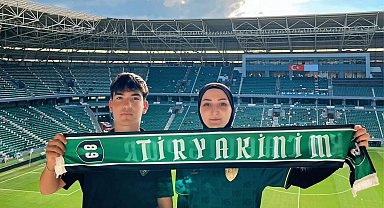 Tribünden düşen 17 yaşındaki Efe, günler sonra ailesine gülümsedi