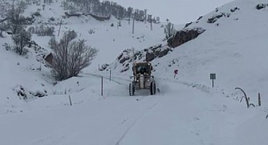 Tunceli'de kar yağışı 82 köy yolunu ulaşıma kapattı