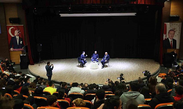 Türk futbolunun yaşayan efsanesi Darıcalı gençlerle buluştu