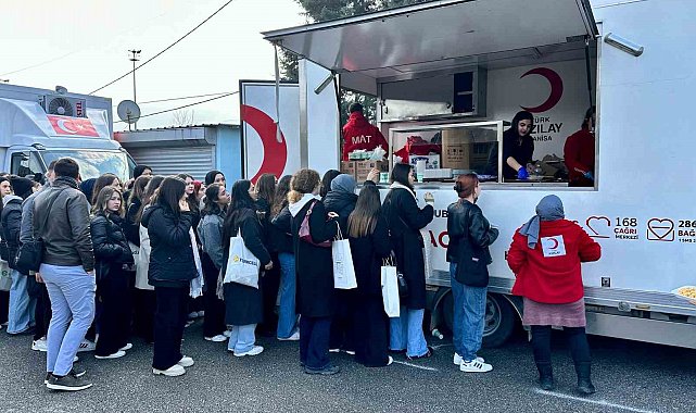 Türk Kızılay Manisa'dan EGEKAF'ta öğrencilere 10 bin kişilik yemek ikramı