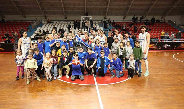 Türkiye Basketbol 2. Ligi: Kocaeli BŞB Kağıtspor: 87 - İstanbul Basket: 59