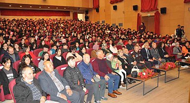 Türkiye'nin ilk astronotu Alper Gezeravcı memleketi Silifke'de öğrencilerle buluştu