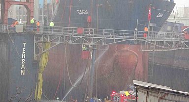 Tuzla Tersanesi'nde gemide çıkan yangın söndürüldü