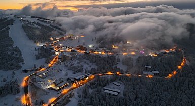 Uludağ'da yoğun kar sevindirdi...Dron ile sis bulutları arasında muhteşem görüntüler