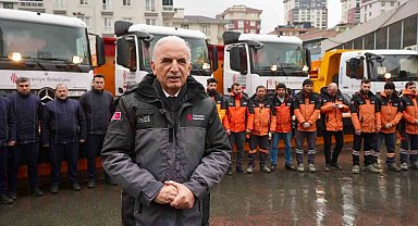 Ümraniye'de kışa geçit yok: Karla mücadele için ekipler teyakkuzda