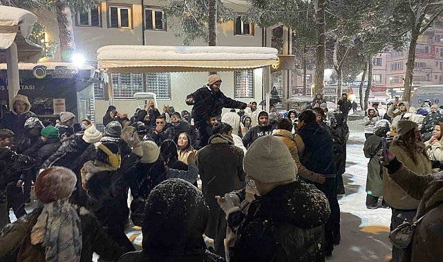 Ünye'de kar festivali renkli görüntülere sahne oldu