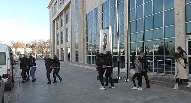 Uşak'ta 5 uyuşturucu satıcısı tutuklandı