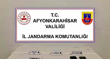 Uyuşturucu ile yakalanan iki kişi gözaltına alınan