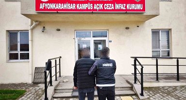 Uyuşturucu ticareti yapma suçundan aranan şahsı polis yakaladı