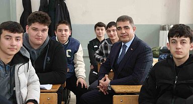 Vali Aslan'dan öğrencilere "Test edin, deneyin, icat etmeye çalışın" tavsiyesi