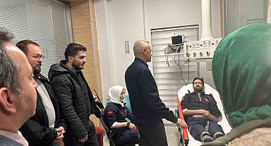 Vali Çiçekli, ambulans kazasında yaralananları ziyaret etti