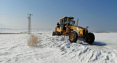 Van'da 235 yerleşim yerinin yolu ulaşıma kapandı