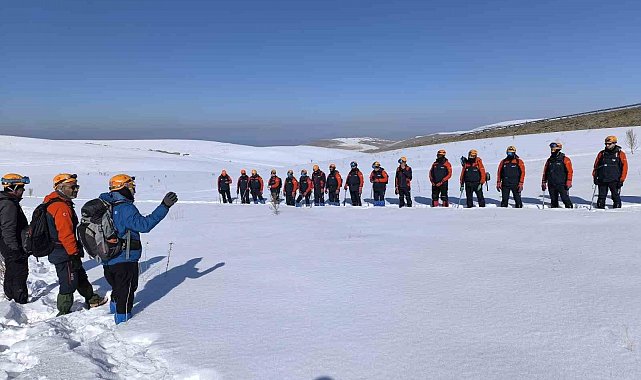 Van'da "Çığda Arama Kurtarma Tatbikatı" yapıldı