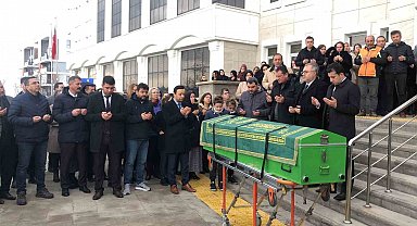 Vefat eden avukat için adliyede tören