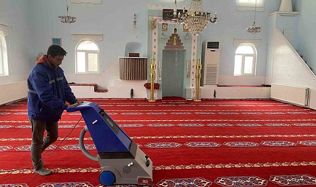 Vezirköprü camilerinde Ramazan temizliği