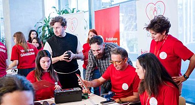 Vodafone Vakfı ve "Hayat Tamircisi" Hasan Kızıl'dan engelli hayvanlara özel proje