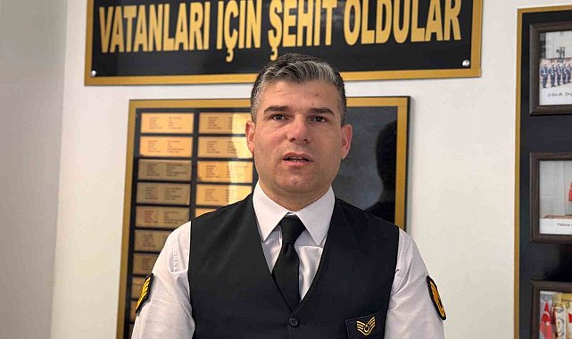 Yalova'da görev yapan Gazi Astsubay Efe, üniformasını gururla taşıyor