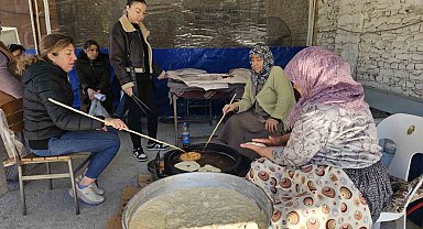 Yenipazarlılar sanatçı Ferdi Tayfur için 52. gün hayrı yaptı