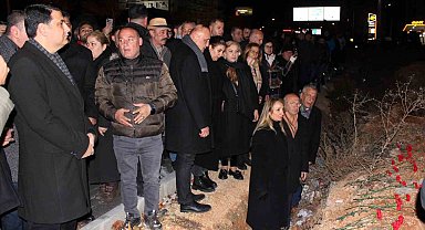 Yılmaz, deprem şehitlerini andı