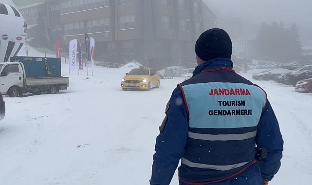 Yoğun kar alan Uludağ'da kayak pistleri doldu taştı