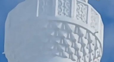 Yozgat'ta minareye çıkan tilki hayrete düşürdü