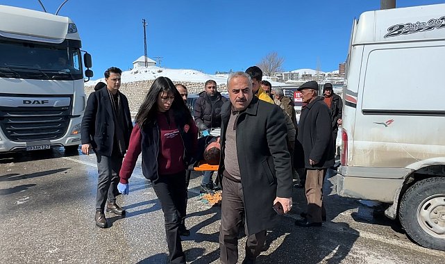Yüksekova'da trafik kazası: 2 yaralı