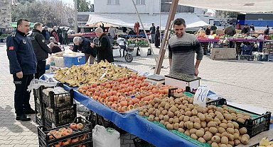 Yumurtalık Belediyesi'nden halk pazarında etiket denetimi
