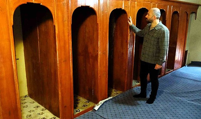 195 yıllık tarihi cami halvet odalarıyla dikkat çekiyor