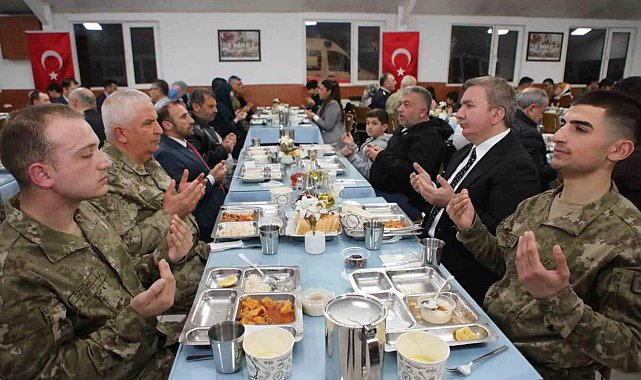 3'ncü Ordu Komutanlığında iftar