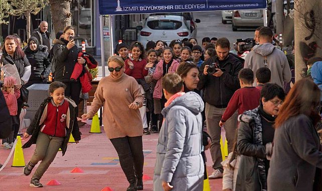 'Güzel İzmir' neşeli çocuklar
