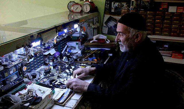 58 yıldır zamanın durmaması için çalışıyor