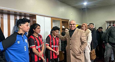 Ağrı ASPGSK kadın takımı, Vangücü Spor'u 3-2 mağlup etti