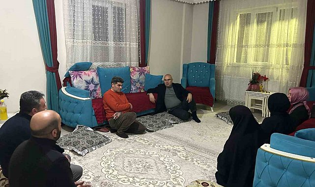Ağrı Valisi Koç ve eşi, iftarda Tunca ailesinin misafiri oldu