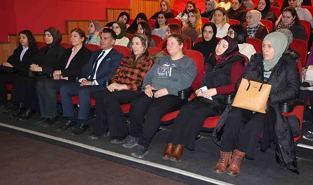 Aile yılı kapsamında kadın çalışanlara özel sinema etkinliği düzenlendi