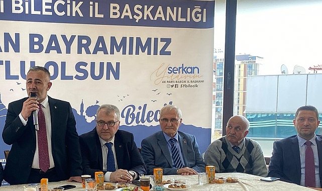 AK Parti'de bayramlaşma programı yoğun katılım sağladı