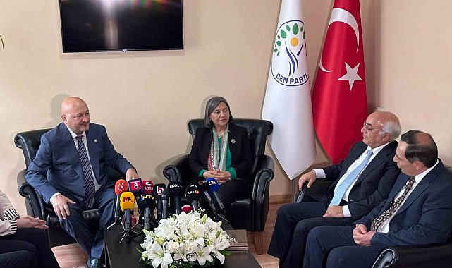 AK Parti'den DEM Parti'ye bayram ziyareti