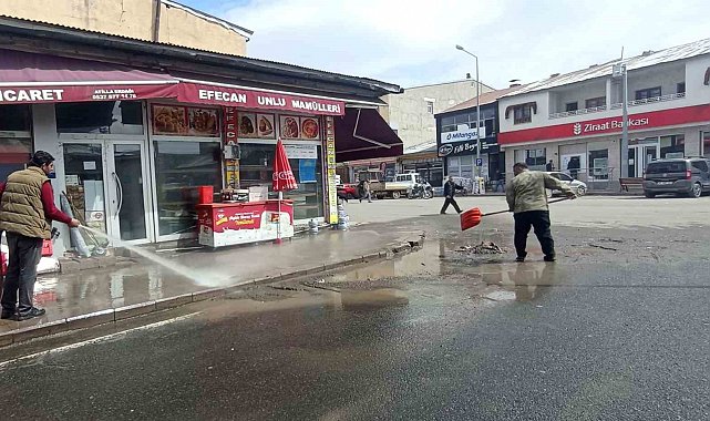 Akyaka'da belediye bahar temizliğine başladı