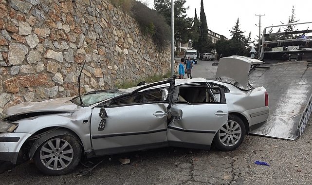 Alanya'da 20 metreden şarampole uçan otomobilin sürücüsü ağır yaralandı