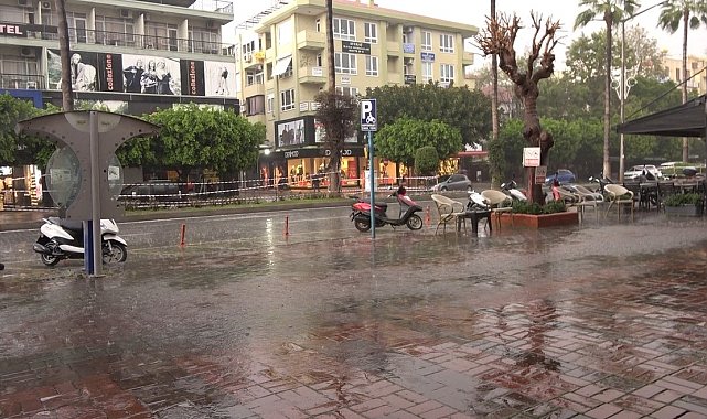 Alanya'da sabah saatlerinde yağış etkili oldu