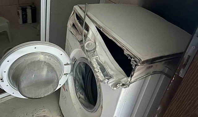 Alevlere teslim olan çamaşır makinesi evi küle çeviriyordu
